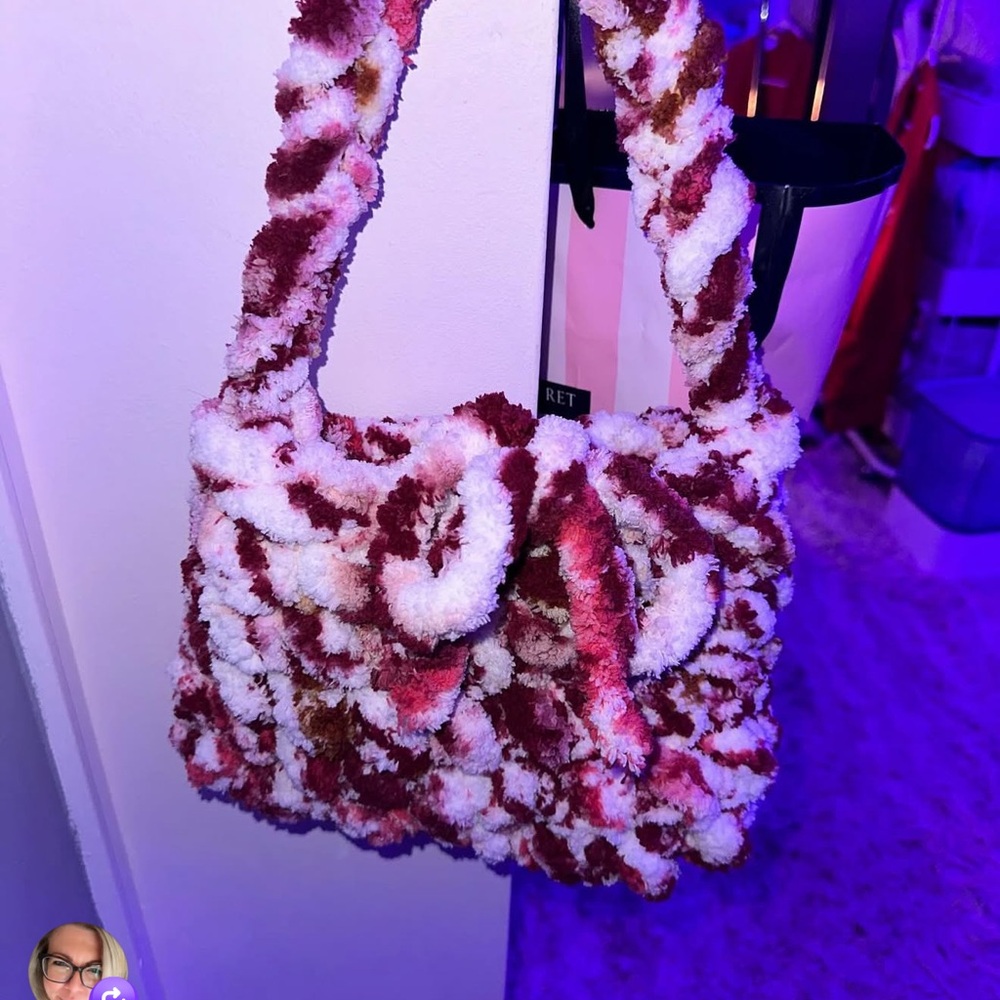 Stylish Textured Women's Bag - Red and White
